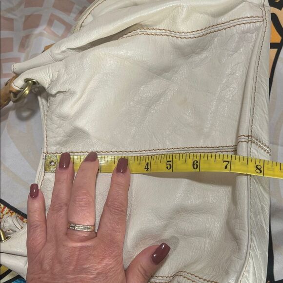 Wilsons Leather Cream Shoulder Bag - Picture 11 of 16